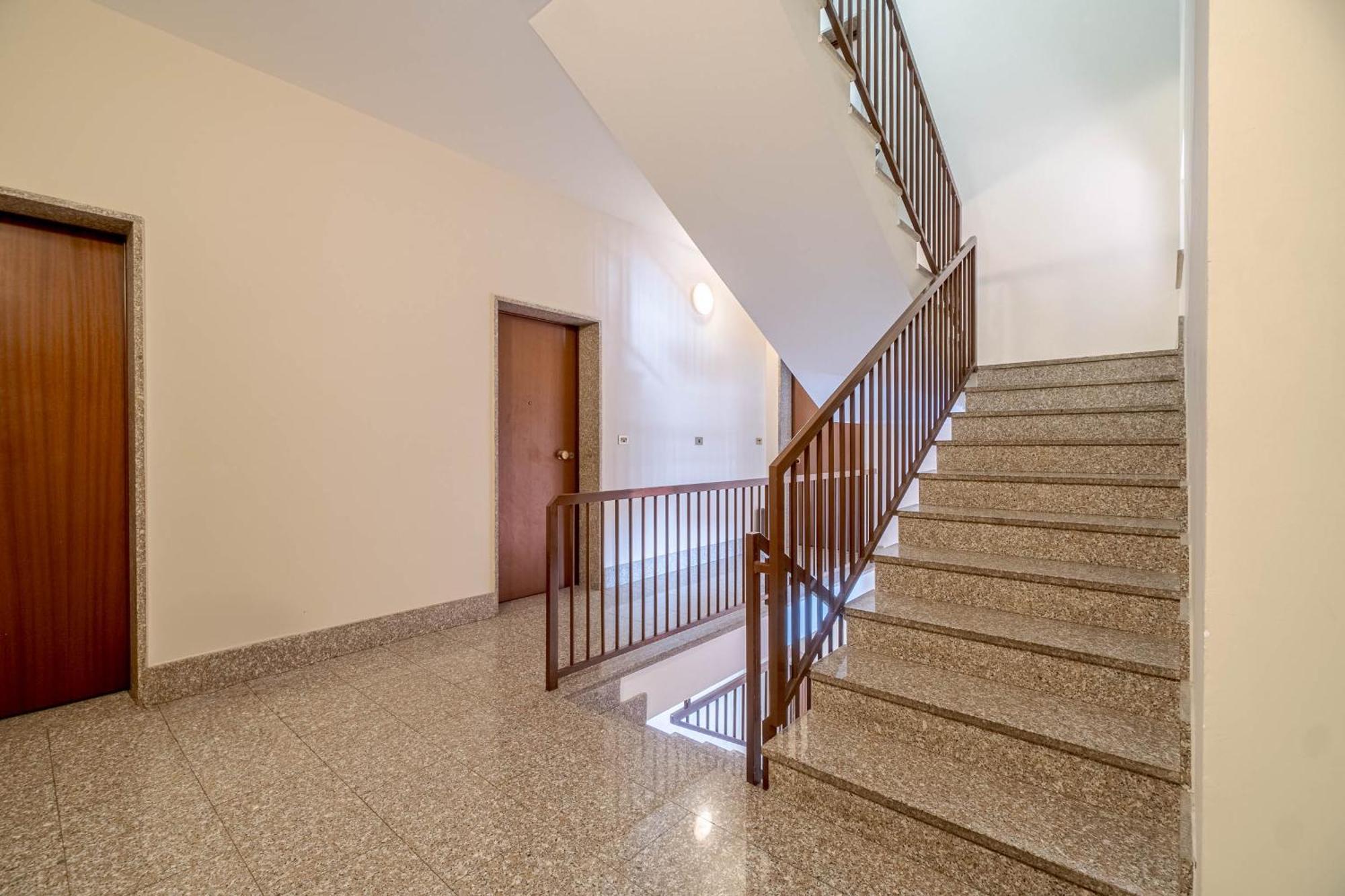 Comentina Railway Functional Flat
